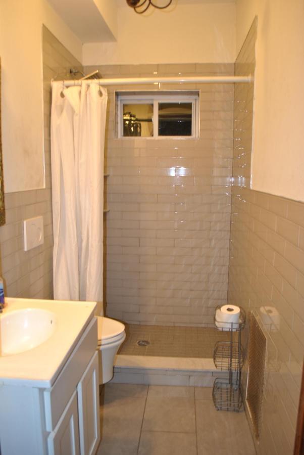 Ewr Airport Multilevel Guest House Room With 2-3 Beds Newark Exterior photo