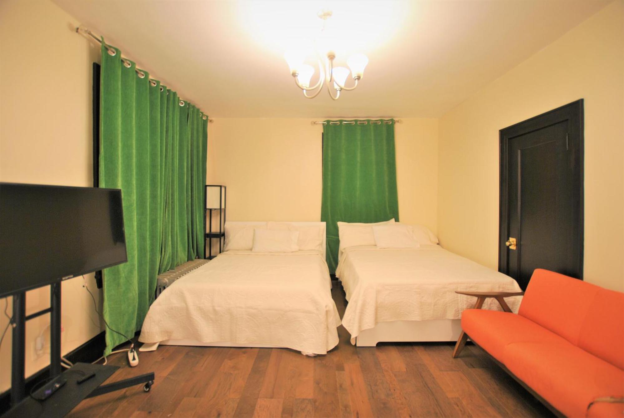 Ewr Airport Multilevel Guest House Room With 2-3 Beds Newark Exterior photo